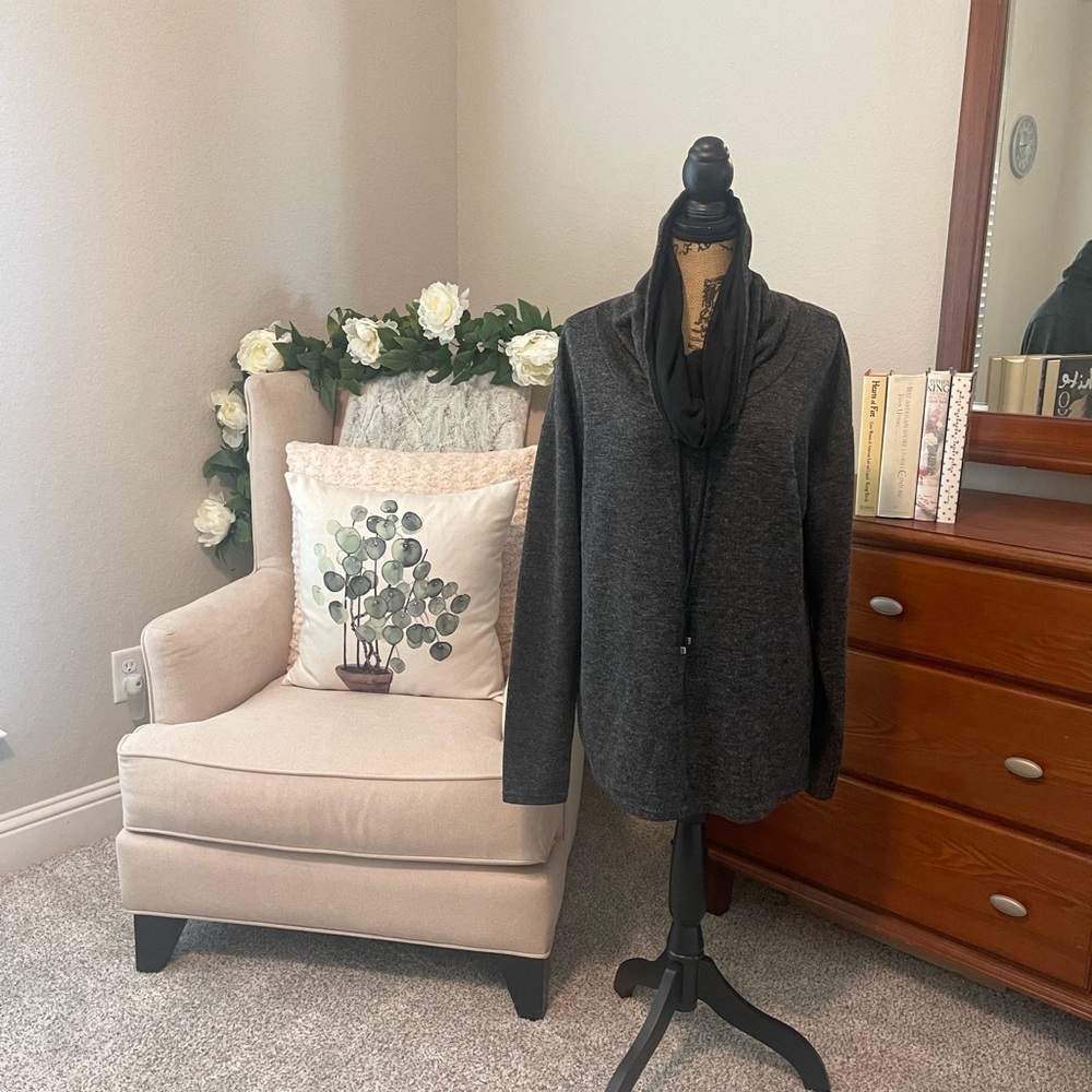 Simply Vera (Vera Wang) ladies long sleeve cowl neck tunic sweater